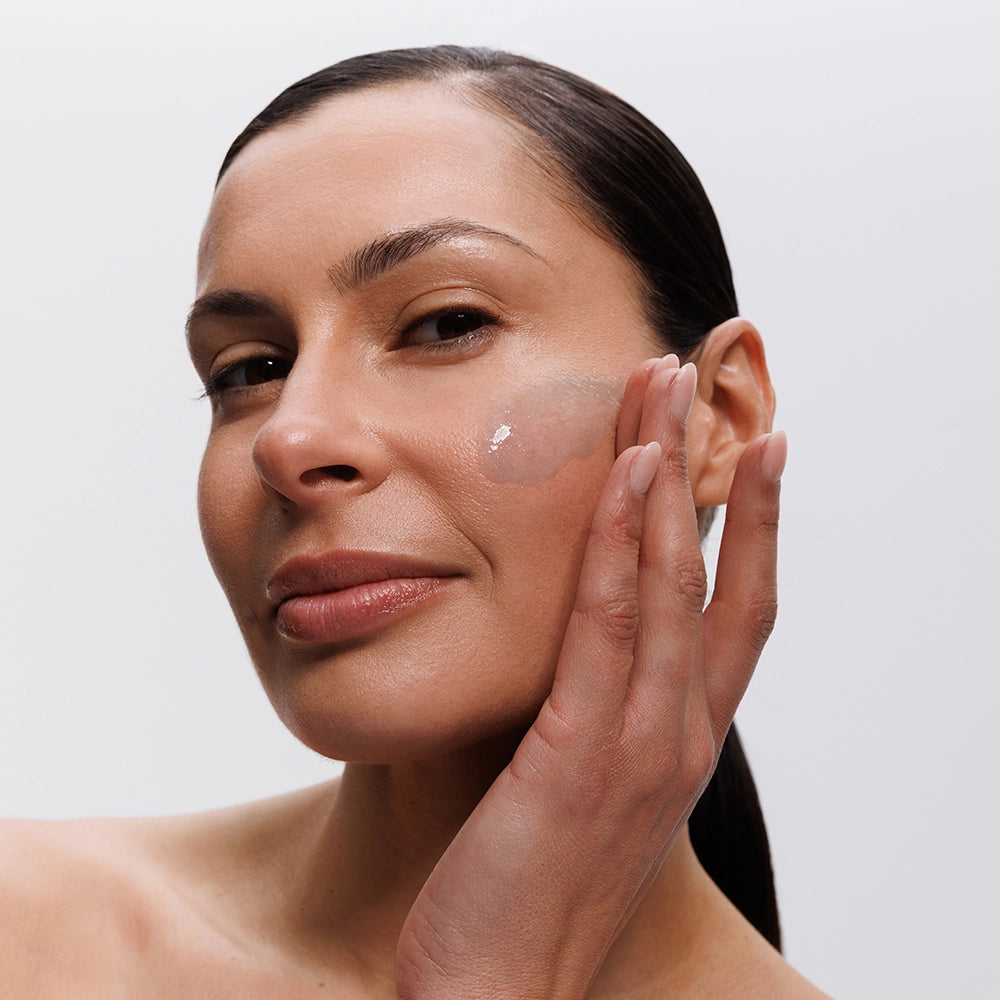 Model applying AlgiZome